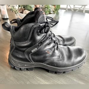 Early to Mid 2000’s ECCO leather gore-tex hiking boots. Excellent condition